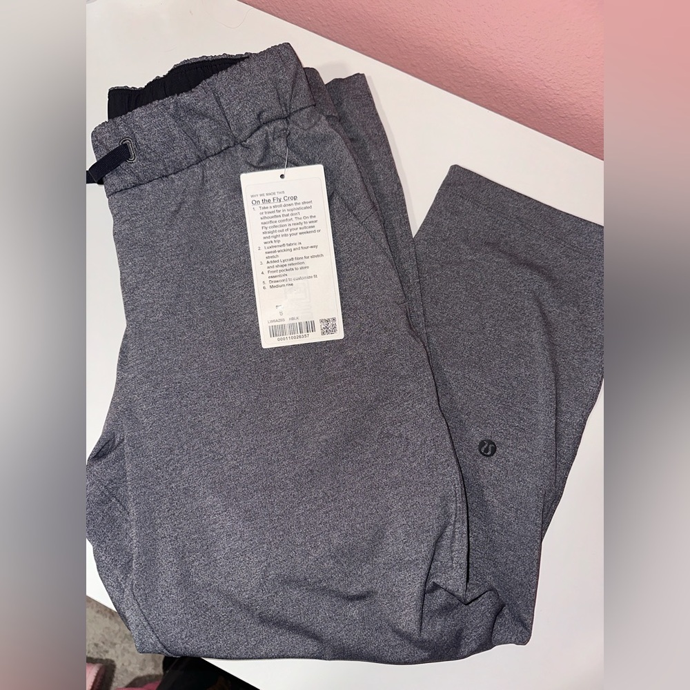 Lululemon athletica on the fly crop hearthered black